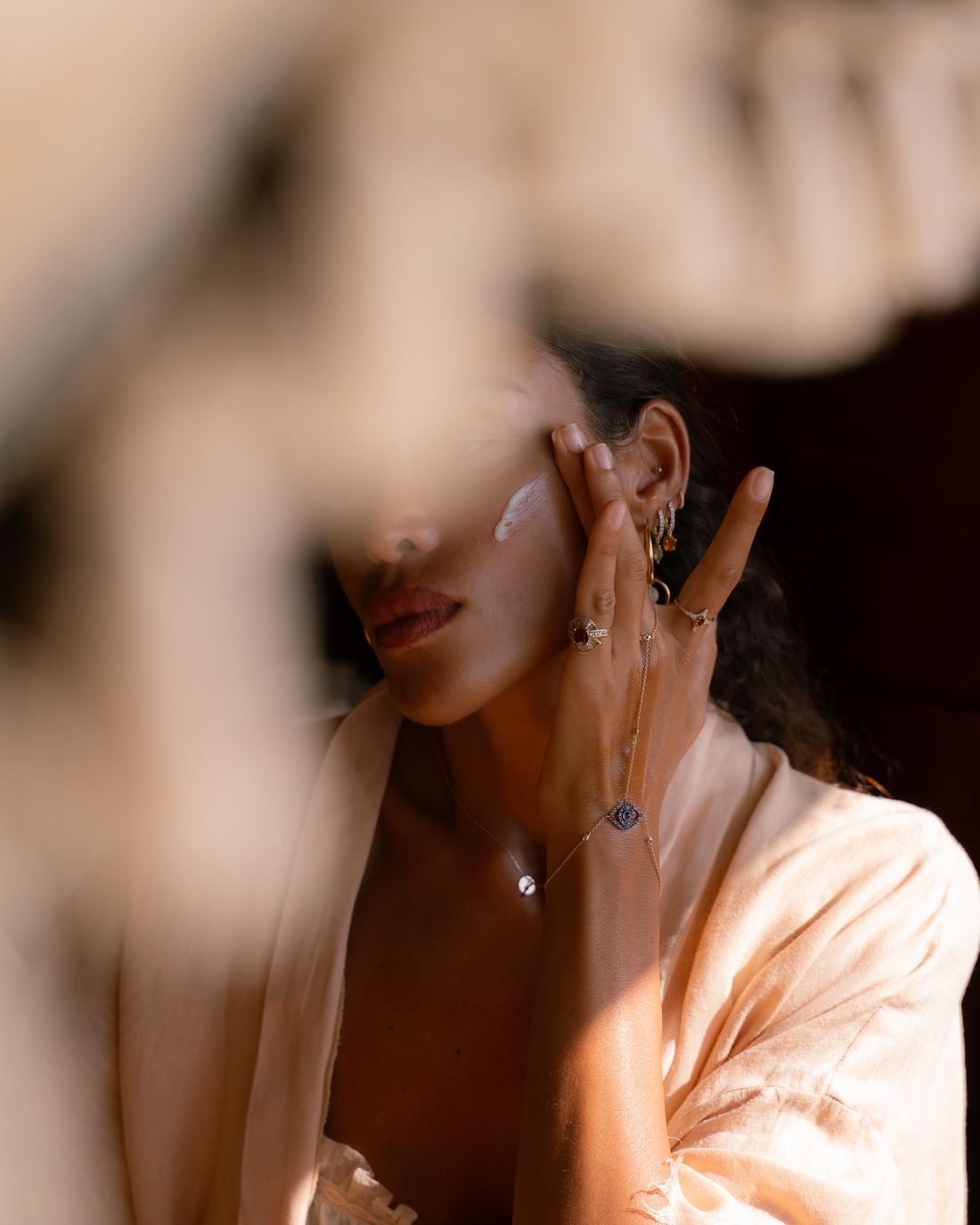 A thin layer, face and neck