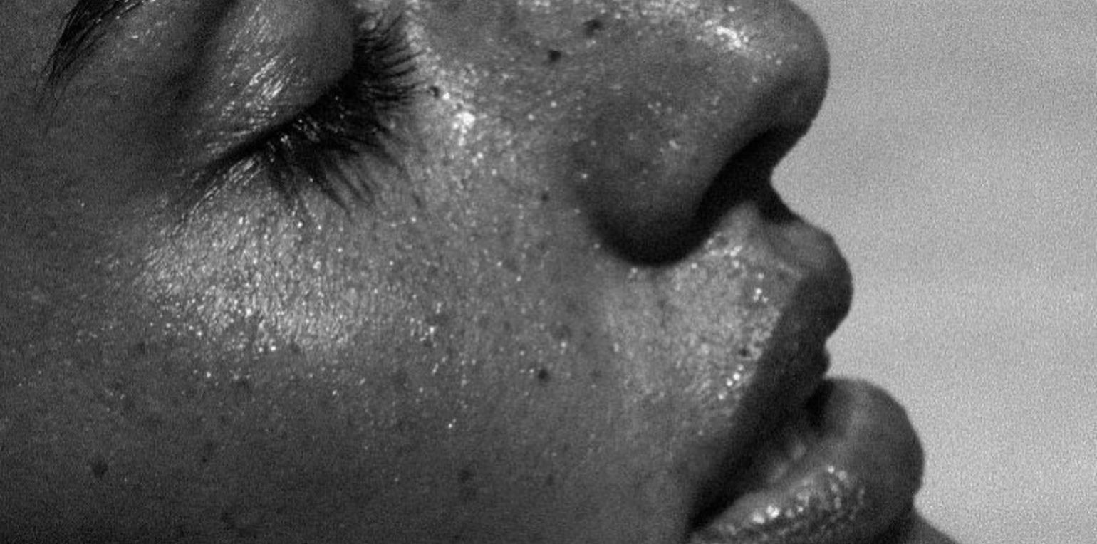 Abbracciare la bellezza pulita: Lasciate respirare la vostra pelle